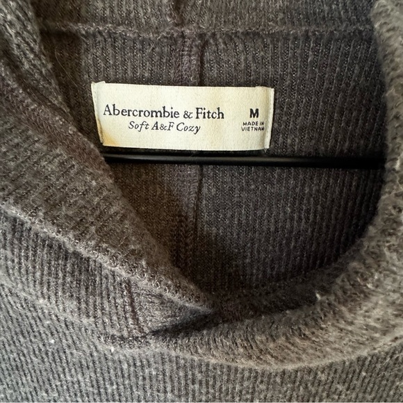 Abercrombie and Fitch Soft A&F Cozy Gray Knit Hoodie Tunic Women’s Size Medium - Picture 5 of 6